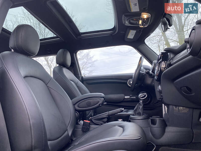 Хетчбек MINI Hatch 2017 в Львові