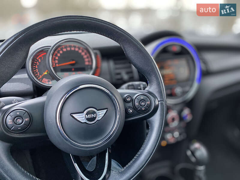 Хетчбек MINI Hatch 2017 в Львові