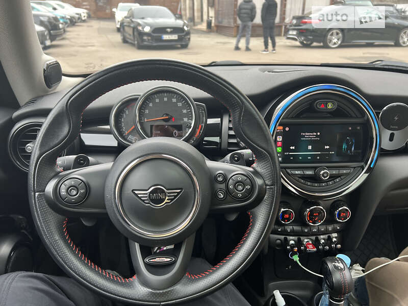 Хетчбек MINI Hatch 2018 в Києві
