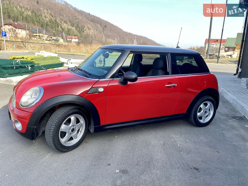 Хэтчбек MINI Hatch 2010 в Яремче