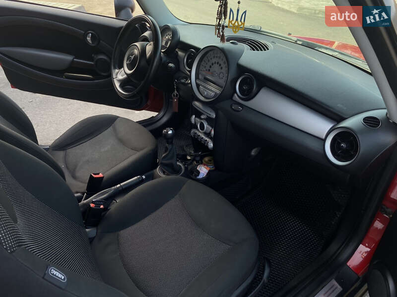 Хетчбек MINI Hatch 2010 в Яремчі