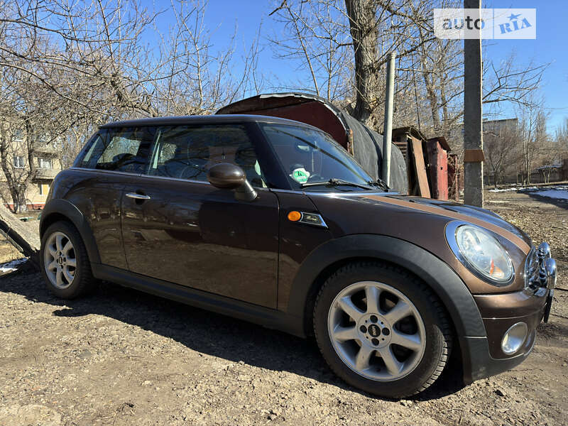 Хэтчбек MINI Hatch 2009 в Черновцах
