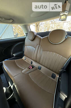 Хэтчбек MINI Hatch 2009 в Черновцах