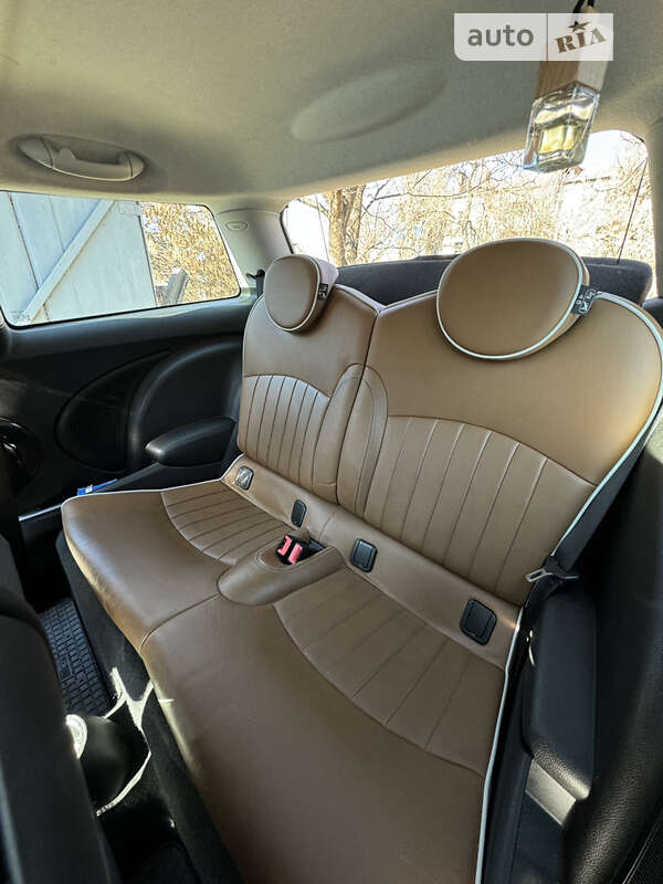 Хэтчбек MINI Hatch 2009 в Черновцах