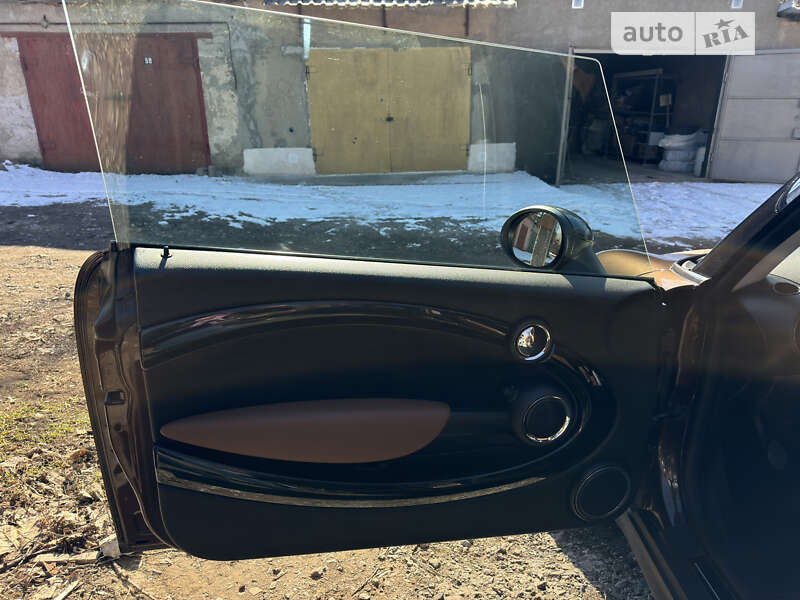 Хэтчбек MINI Hatch 2009 в Черновцах