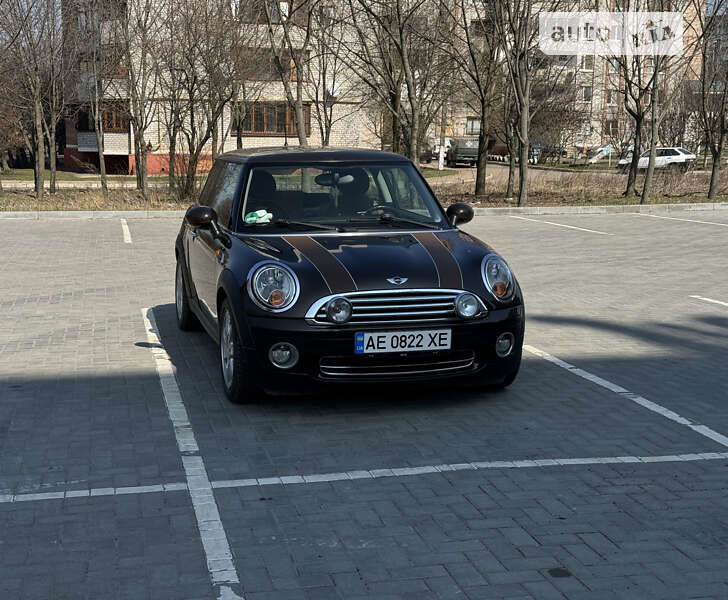 Хэтчбек MINI Hatch 2009 в Черновцах