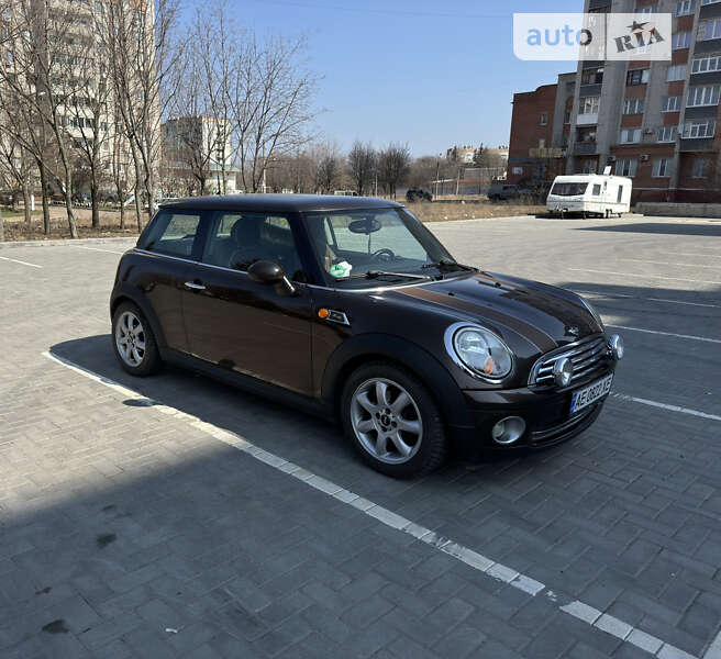 Хэтчбек MINI Hatch 2009 в Черновцах