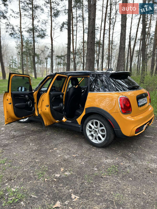 Хетчбек MINI Hatch 2015 в Кропивницькому