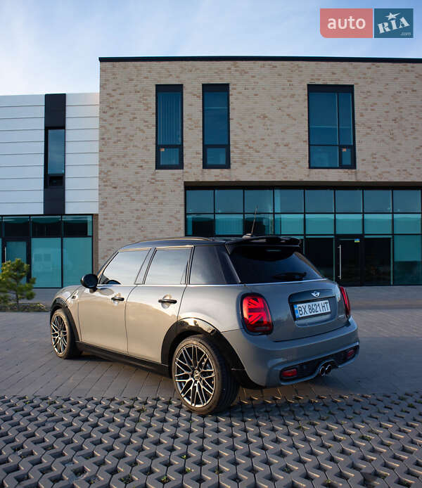 Хэтчбек MINI Hatch 2016 в Киеве