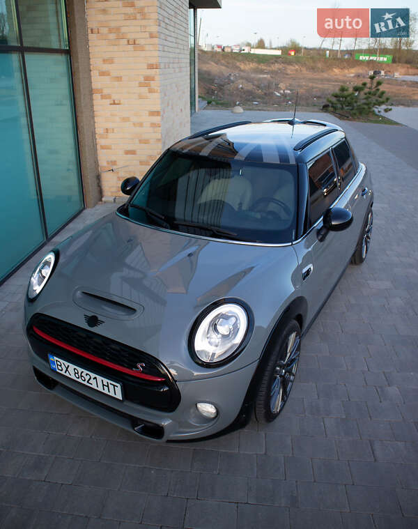 Хэтчбек MINI Hatch 2016 в Киеве