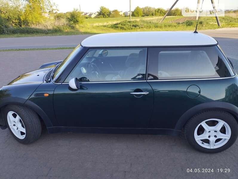 Хэтчбек MINI Hatch 2004 в Буске