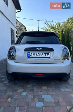 Хетчбек MINI Hatch 2016 в Кам'янському