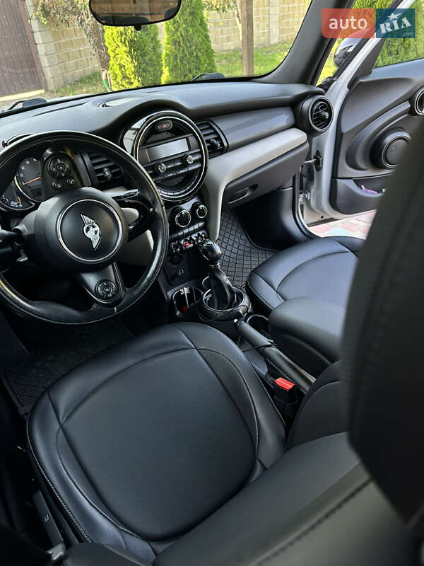 Хетчбек MINI Hatch 2016 в Кам'янському