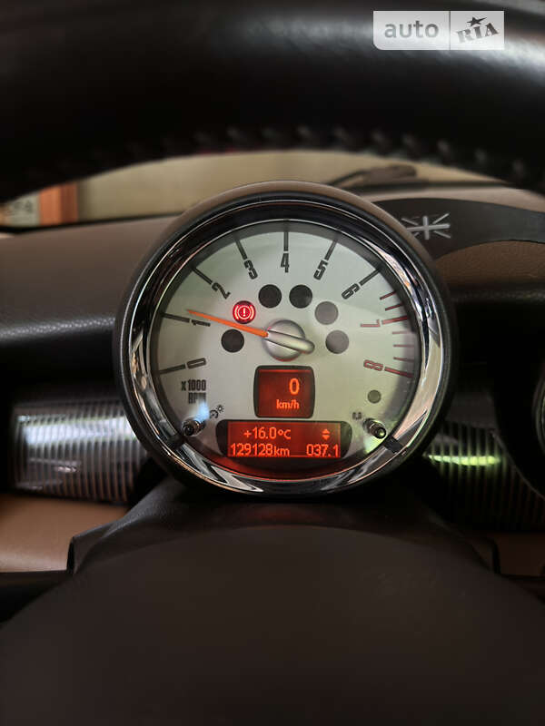 Хэтчбек MINI Hatch 2009 в Черновцах