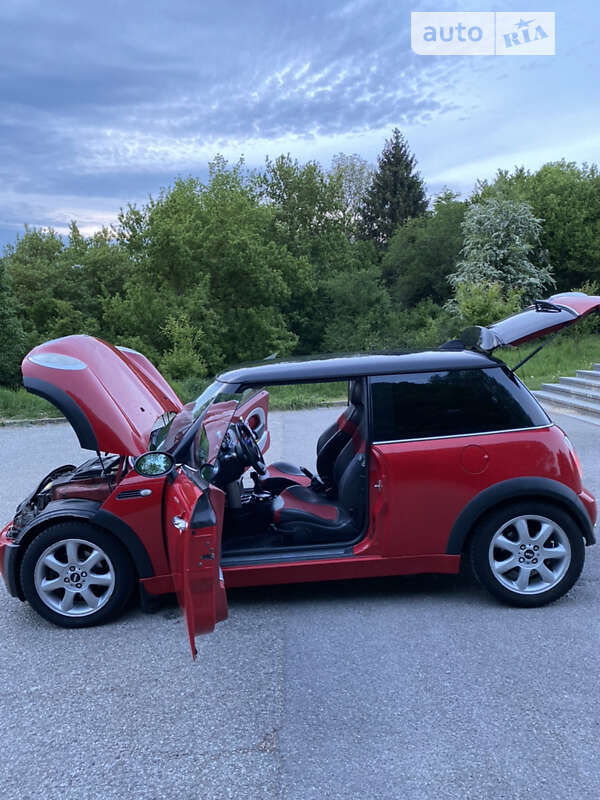 Хэтчбек MINI Hatch 2005 в Одессе