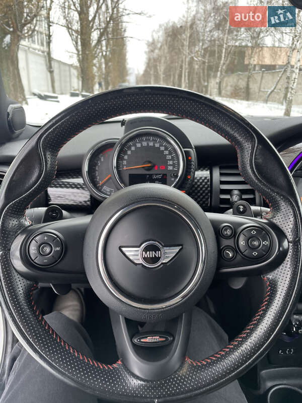 Хэтчбек MINI Hatch 2016 в Киеве