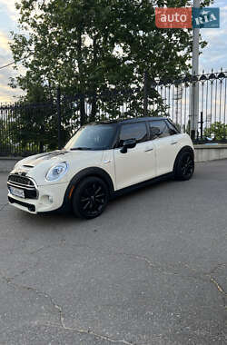 Хэтчбек MINI Hatch 2015 в Николаеве