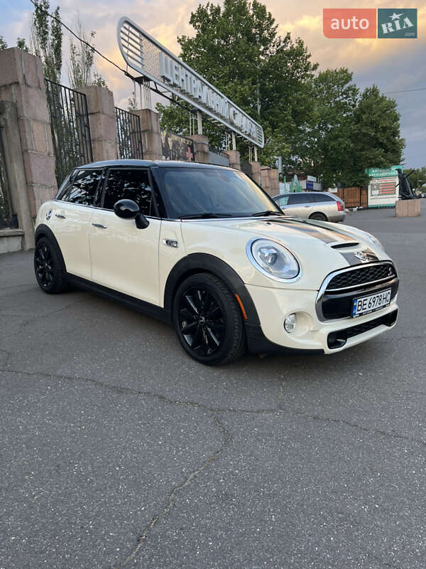 Хетчбек MINI Hatch 2015 в Миколаєві