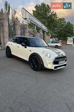 Хэтчбек MINI Hatch 2015 в Николаеве