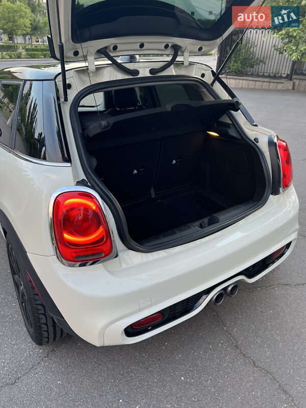 Хетчбек MINI Hatch 2015 в Миколаєві