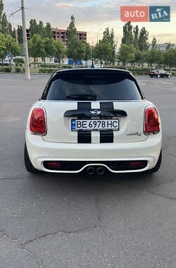 Хэтчбек MINI Hatch 2015 в Николаеве