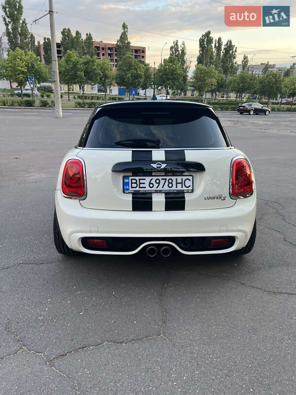 Хэтчбек MINI Hatch 2015 в Николаеве