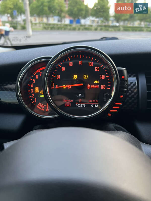 Хэтчбек MINI Hatch 2015 в Николаеве