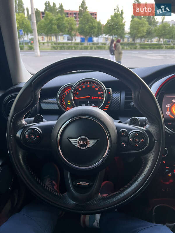 Хэтчбек MINI Hatch 2015 в Николаеве