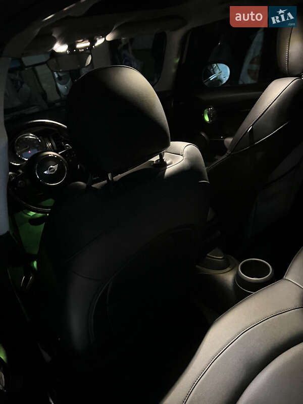 Хэтчбек MINI Hatch 2015 в Николаеве