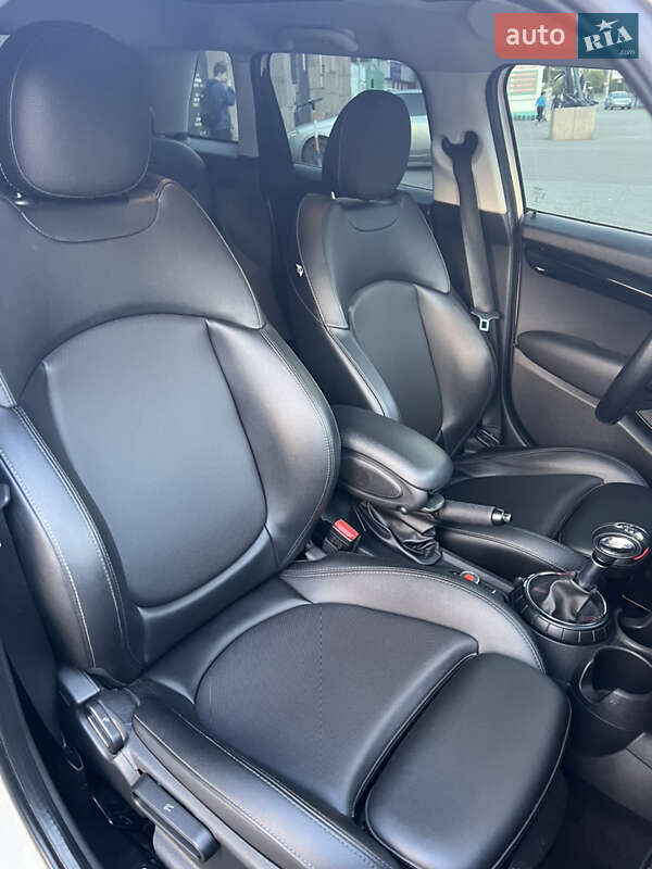 Хэтчбек MINI Hatch 2015 в Николаеве