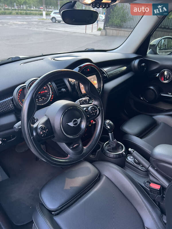Хэтчбек MINI Hatch 2015 в Николаеве