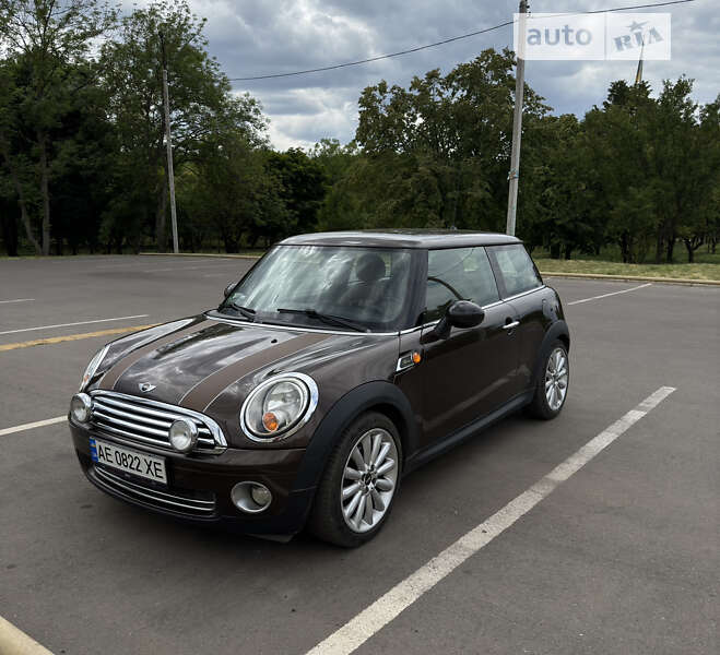 Хэтчбек MINI Hatch 2009 в Черновцах