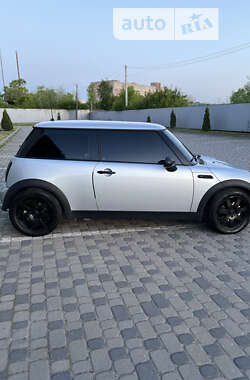 Хэтчбек MINI Hatch 2004 в Ивано-Франковске