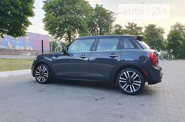 Хэтчбек MINI Hatch 2018 в Киеве