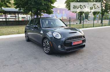 Хэтчбек MINI Hatch 2018 в Киеве