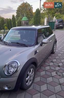 Хетчбек MINI Hatch 2008 в Чернівцях