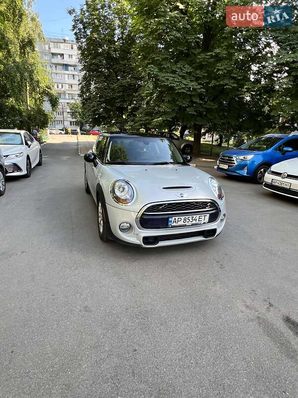 Хетчбек MINI Hatch 2014 в Запоріжжі