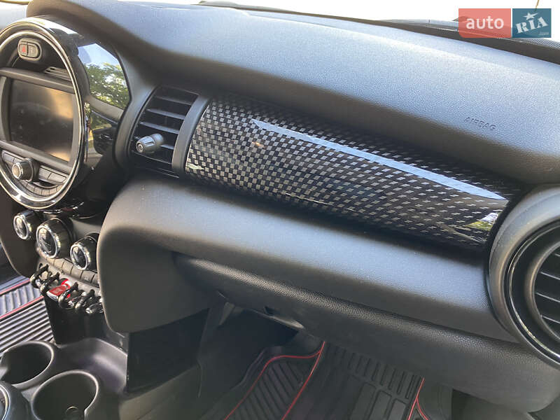Хетчбек MINI Hatch 2018 в Києві