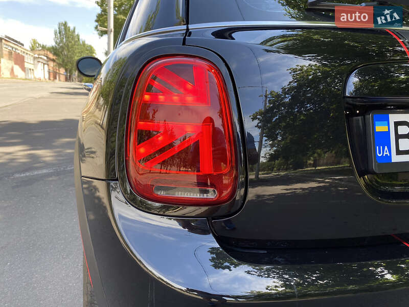 Хетчбек MINI Hatch 2018 в Києві