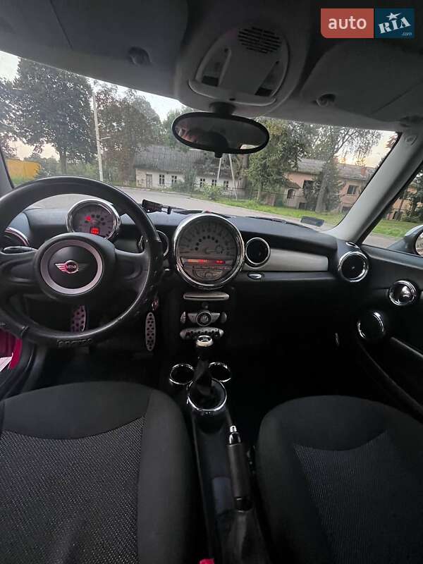 Хэтчбек MINI Hatch 2007 в Львове