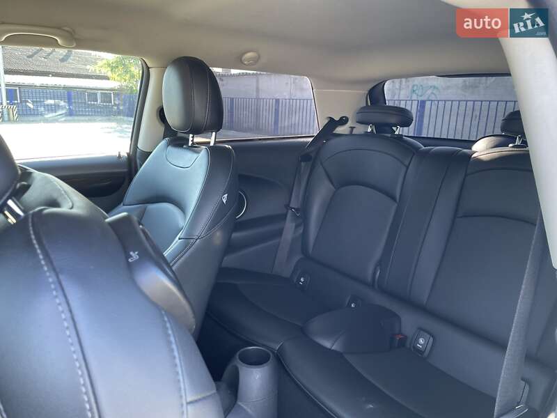 Хэтчбек MINI Hatch 2014 в Тернополе