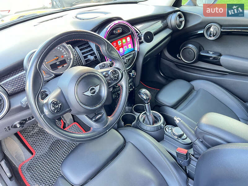 Хэтчбек MINI Hatch 2014 в Киеве