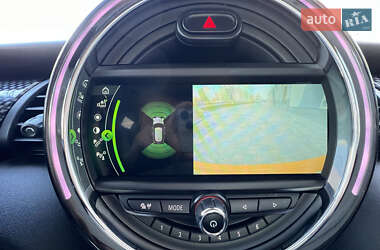 Хэтчбек MINI Hatch 2014 в Киеве