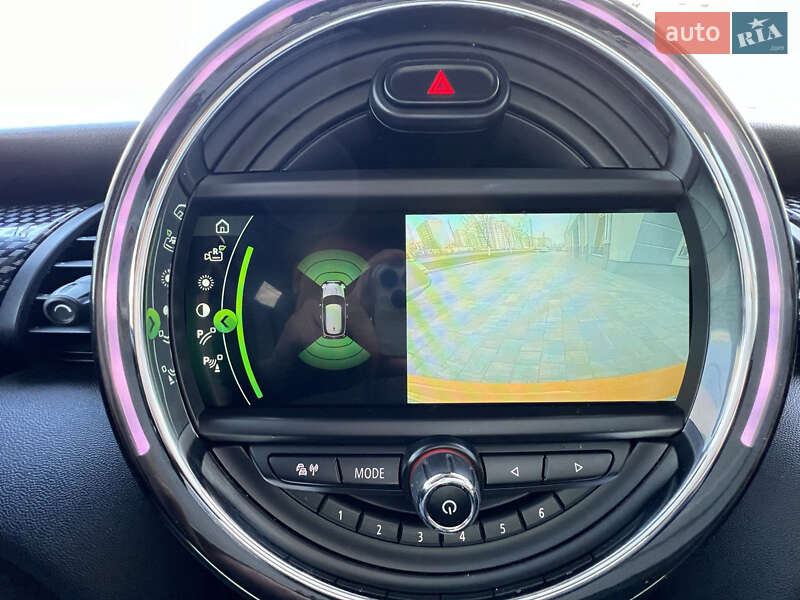 Хэтчбек MINI Hatch 2014 в Киеве