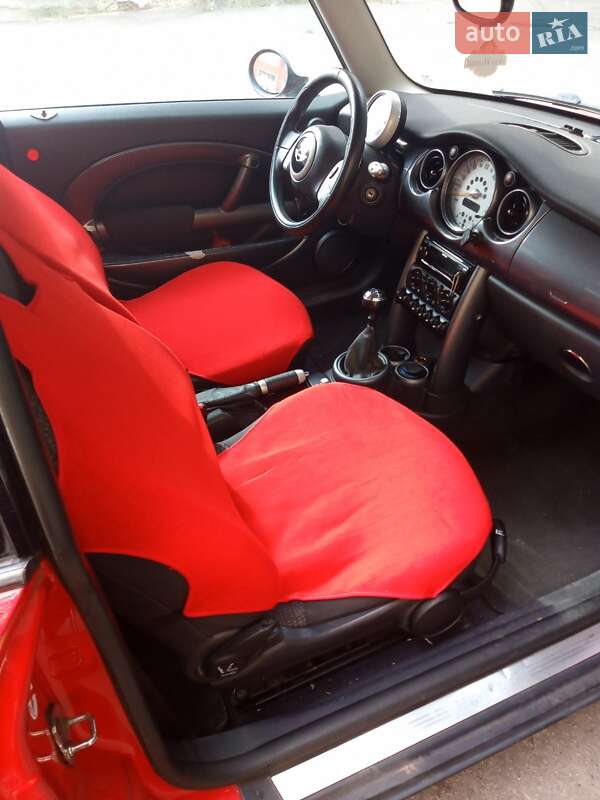 Хэтчбек MINI Hatch 2004 в Кременчуге