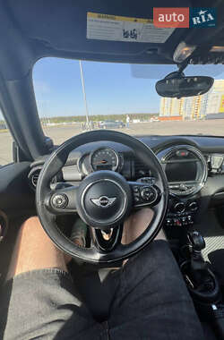 Хэтчбек MINI Hatch 2017 в Киеве