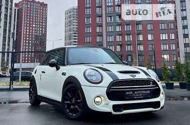 Хэтчбек MINI Hatch 2015 в Киеве