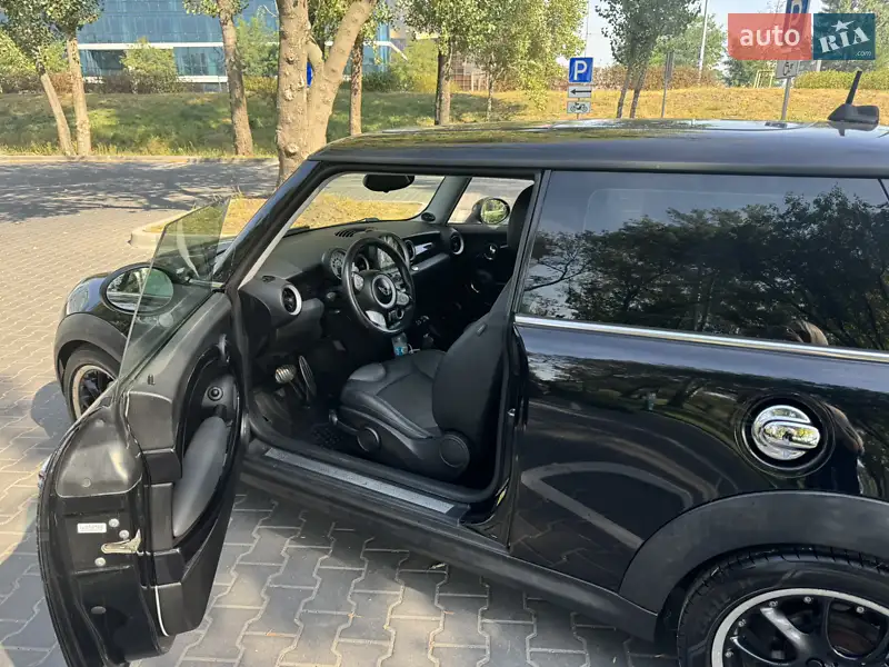 Хэтчбек MINI Hatch 2010 в 