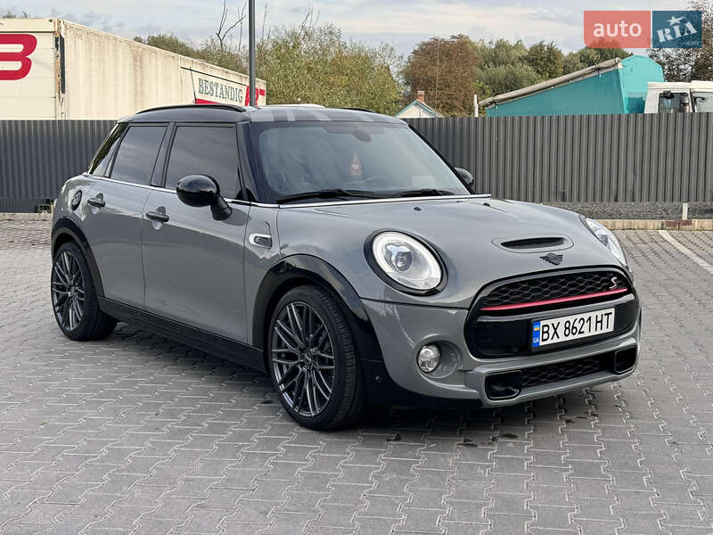 Хэтчбек MINI Hatch 2016 в Киеве