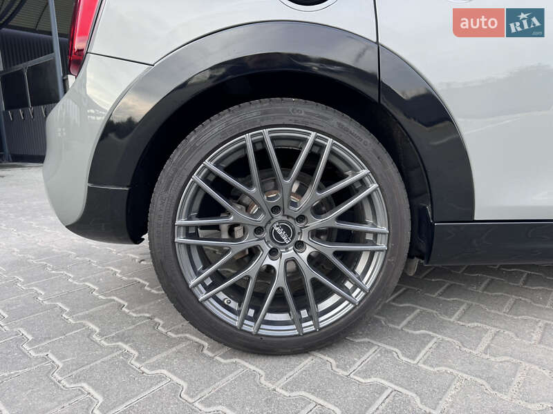Хэтчбек MINI Hatch 2016 в Киеве